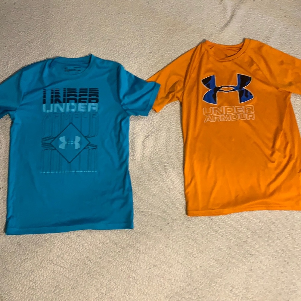 Boys Under Armour short sleeve shirts